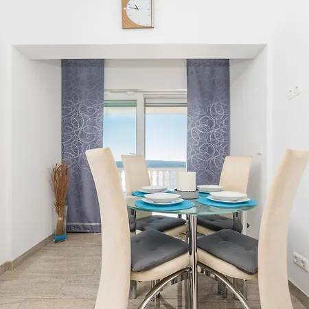 Mit Meerblick Und Pool Apartment