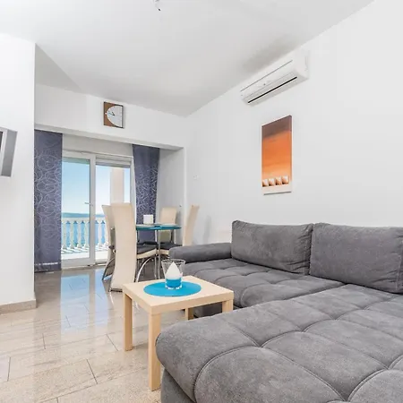 Apartment Mit Meerblick Und Pool Crikvenica