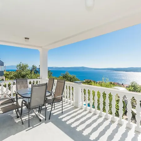 Mit Meerblick Und Pool Apartment Crikvenica