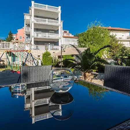 Mit Meerblick Und Pool *