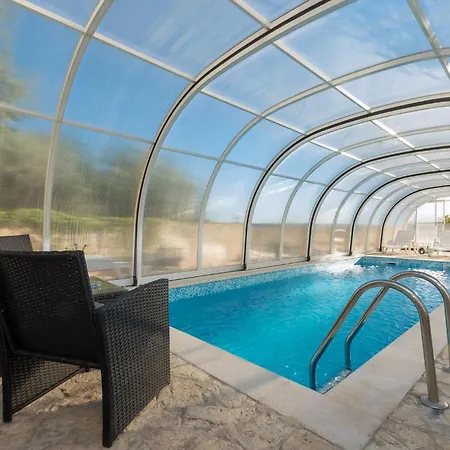Mit Meerblick Und Pool Apartment