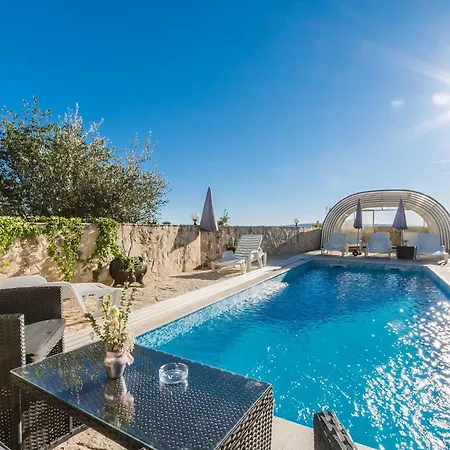 Mit Meerblick Und Pool *
