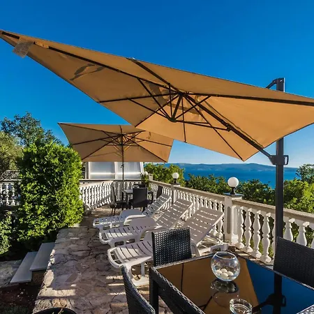 Apartment Mit Meerblick Und Pool Crikvenica