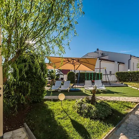Mit Meerblick Und Pool Apartment