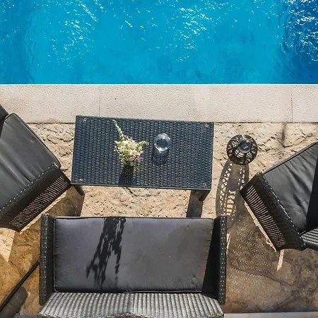 Mit Meerblick Und Pool *