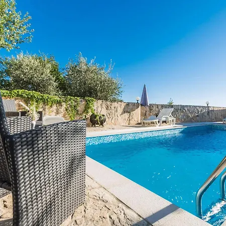Mit Meerblick Und Pool Crikvenica